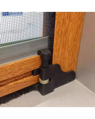 Moustiquaire Enroulable Sur-Mesure (enroulement vertical) - ProMoustiquaire