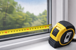 Les erreurs à éviter lors de la prise de mesures pour une moustiquaire sur mesure