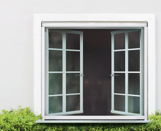 moustiquaire enroulable blanche fenetre